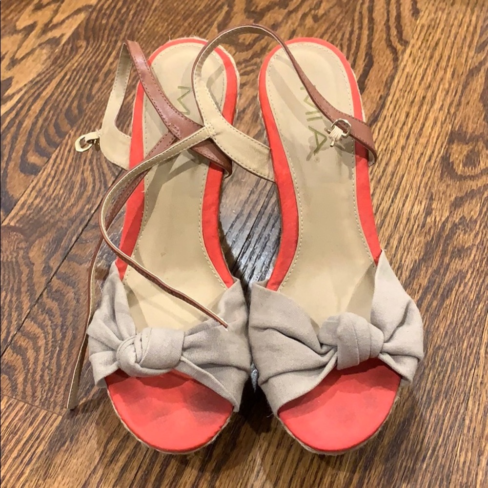 Summer wedges